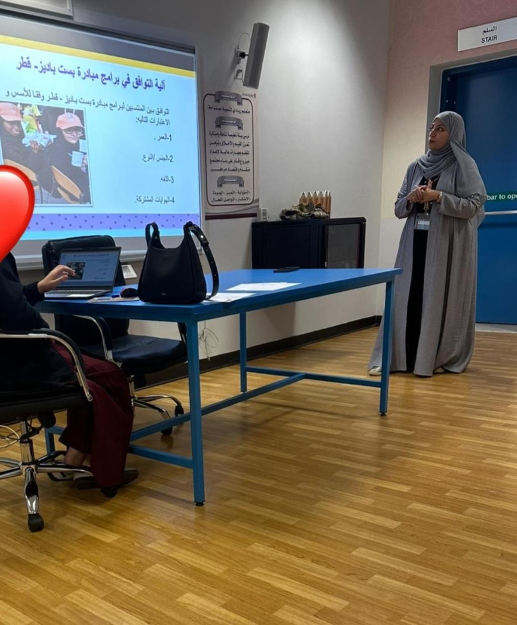 جانب من تلك المحاضرات التوعوية في مدارس البنات