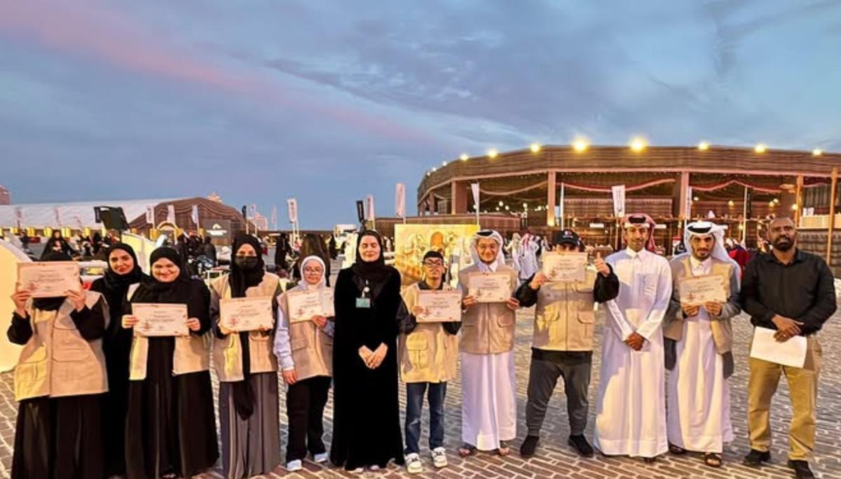 اصدقاء في فعالية كتارا